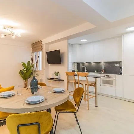 Modern Comfort In The Heart Of Apartamento Zaragoza