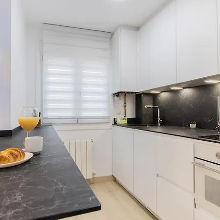 Modern Comfort In The Heart Of Apartamento Zaragoza