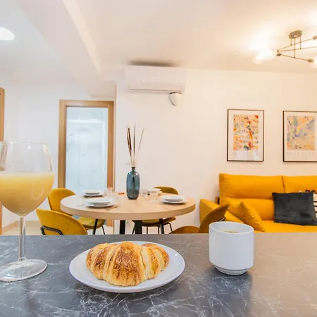 Modern Comfort In The Heart Of Apartamento Zaragoza