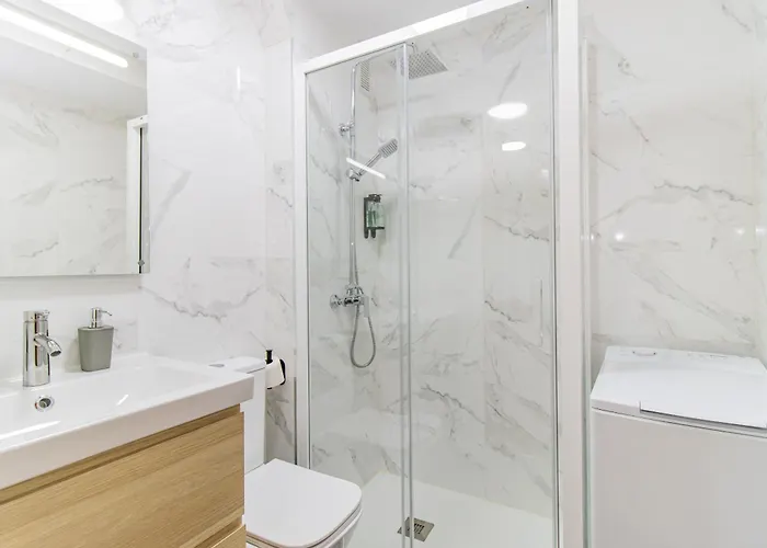 Modern Comfort In The Heart Of Saragoça